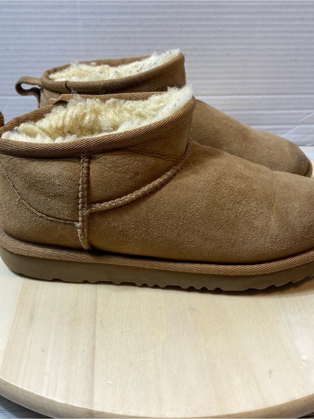 UGG Classic Ultra Mini Boots Chestnut Suede Youth Size 4 1130750K